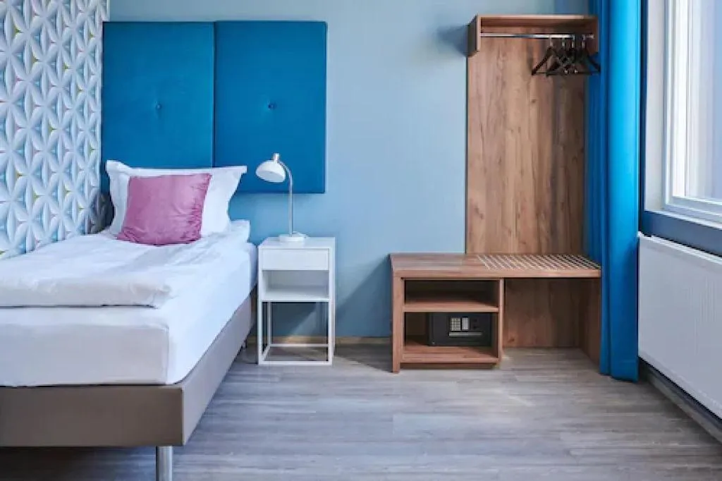 SINGLE STANDARD Room, Oddsson Hotel, Reykjavik