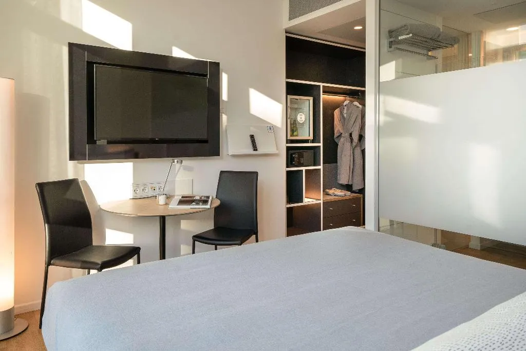 Room CONNECTING ROOM Room, Innside Milano Torre Galfa, Milan