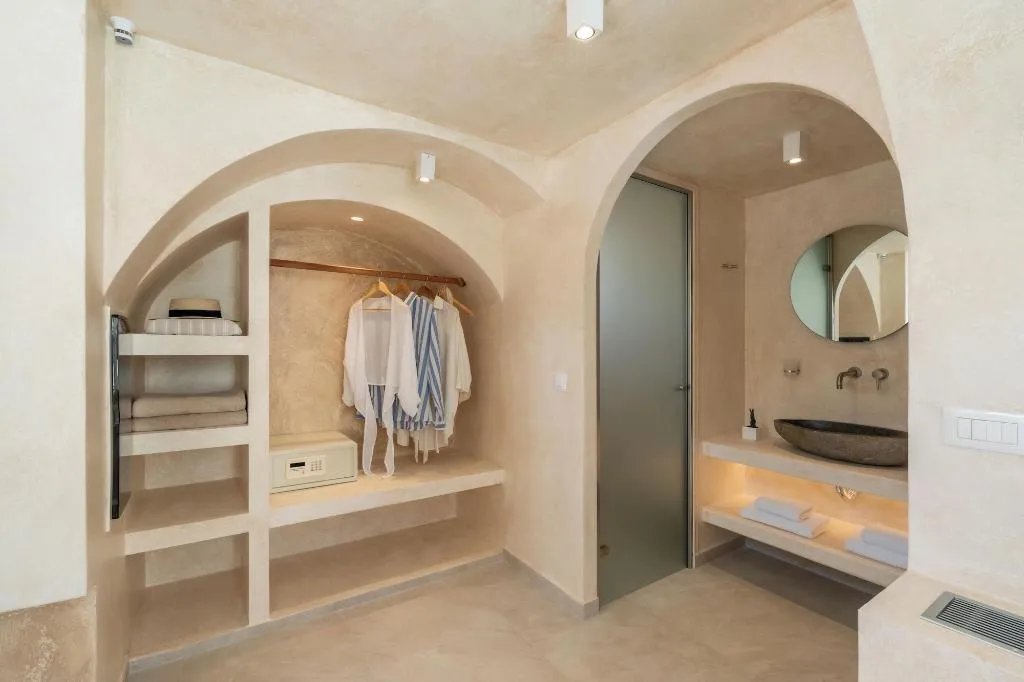 Room, Heyday Luxury Suites, Santorini