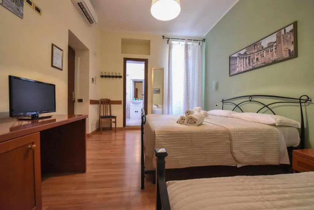 Room, Palazzo Santori, Rome