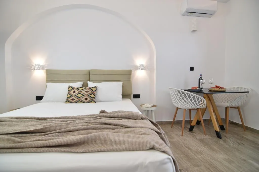 DOUBLE PREMIUM QUEEN BED Room, Aegeeis Santorini, Santorini