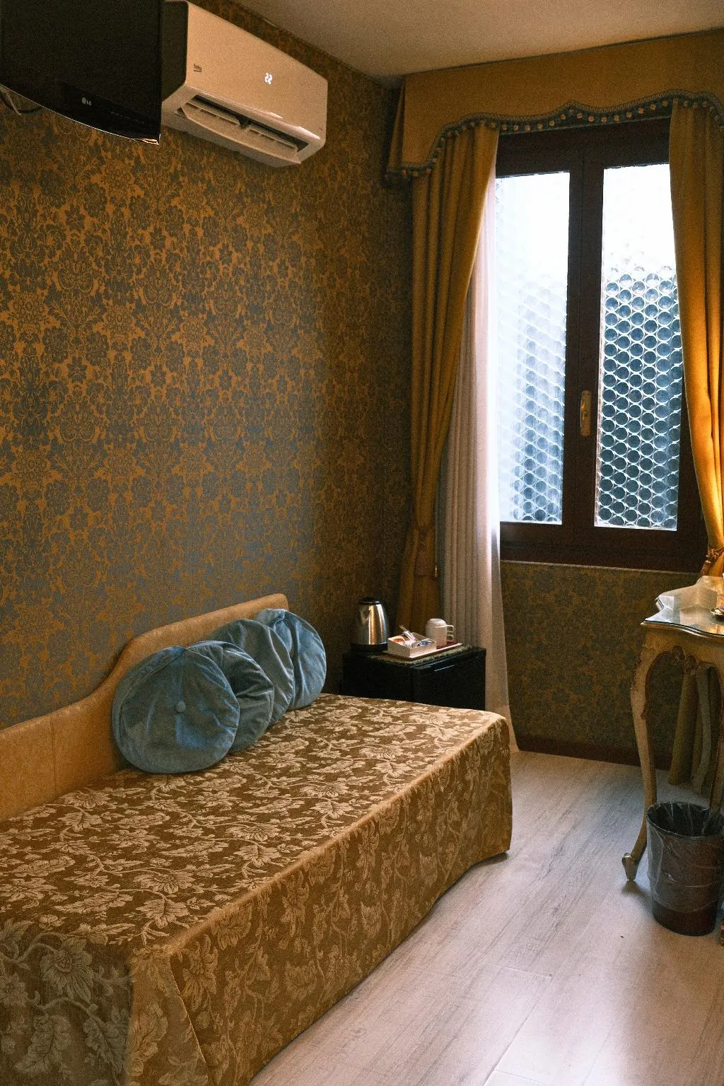 Room SUPERIOR QUEEN BED Room, San Gallo, Venice