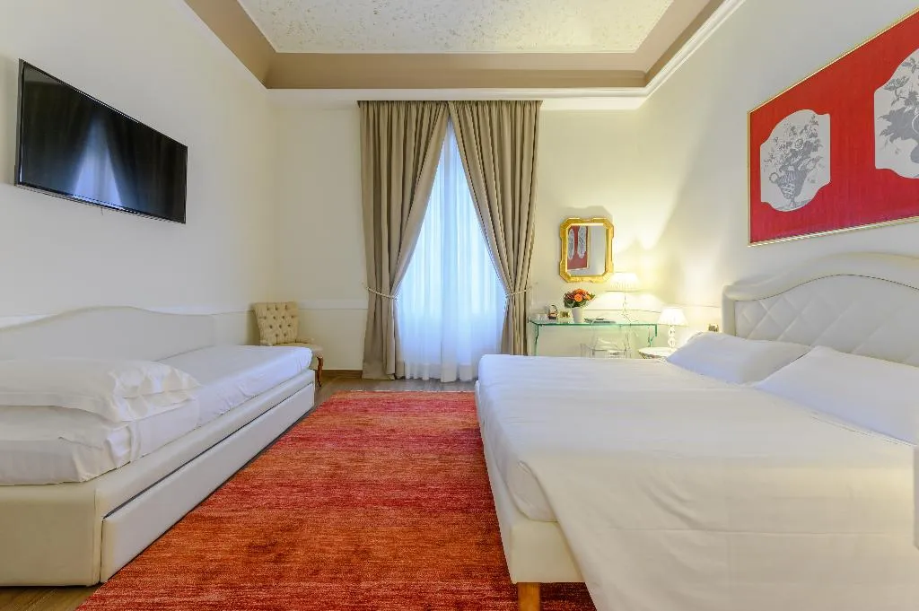 QUADRUPLE STANDARD Room, Kraft, Florence