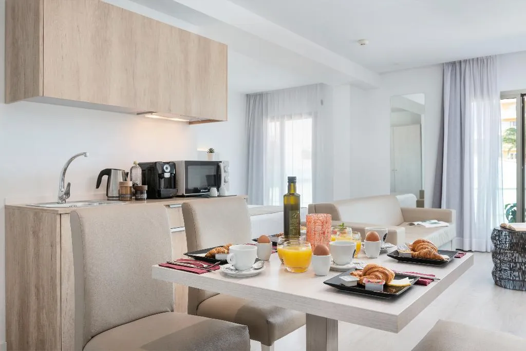 FAMILY ROOM SEA VIEW Room, Llaut Boutique Hotel, Majorca