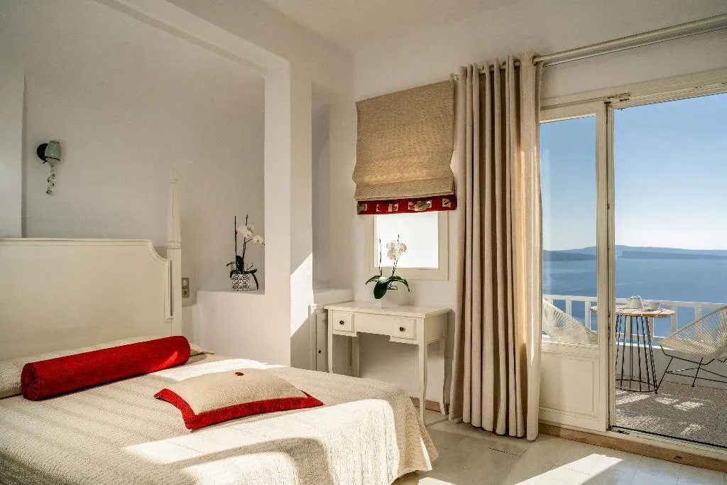 DOUBLE CLASSIC Room, Delfini Villas, Santorini