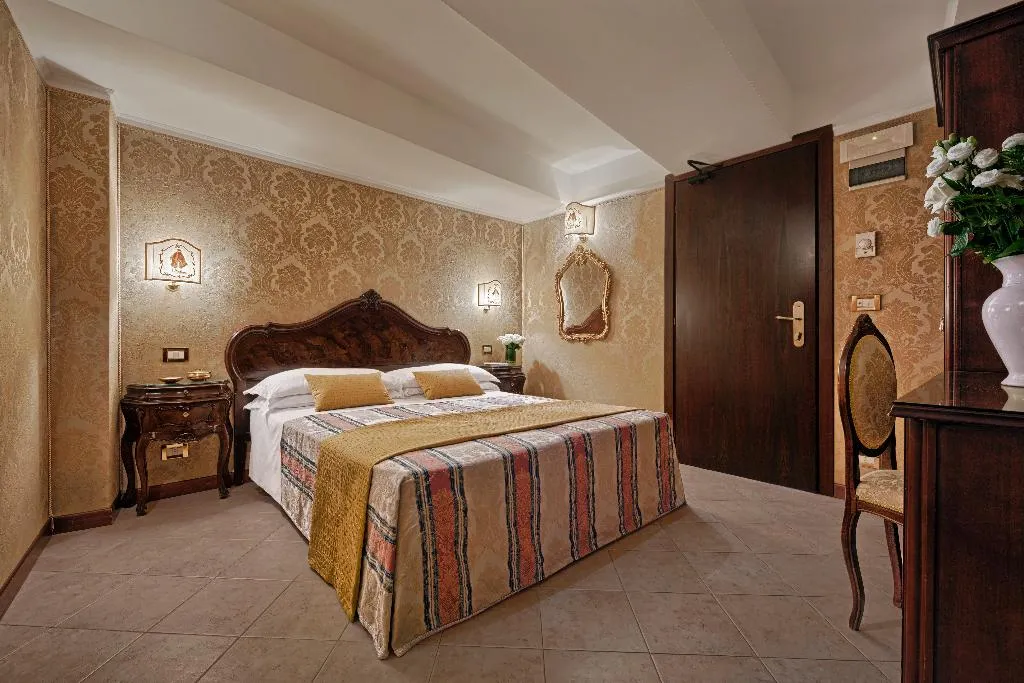 Room, Antica Locanda Al Gambero, Venice