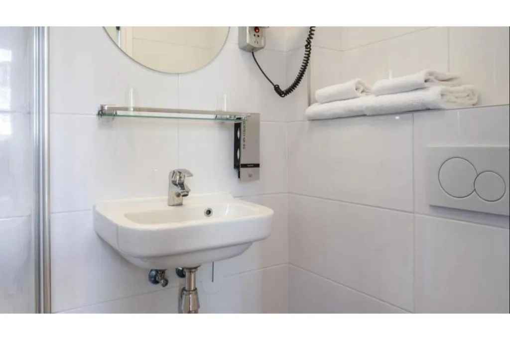 TWIN STANDARD Room, Victorie Hotel, Amsterdam
