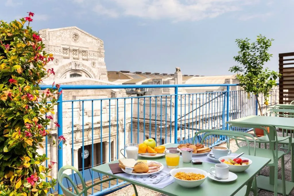 Terrace, B&B Hotel Milano Aosta, Milan