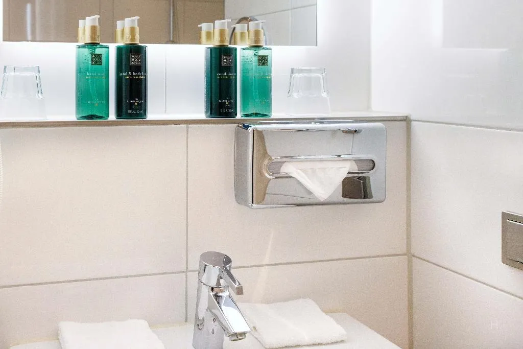 SINGLE STANDARD Room, Die Port Van Cleve, Amsterdam