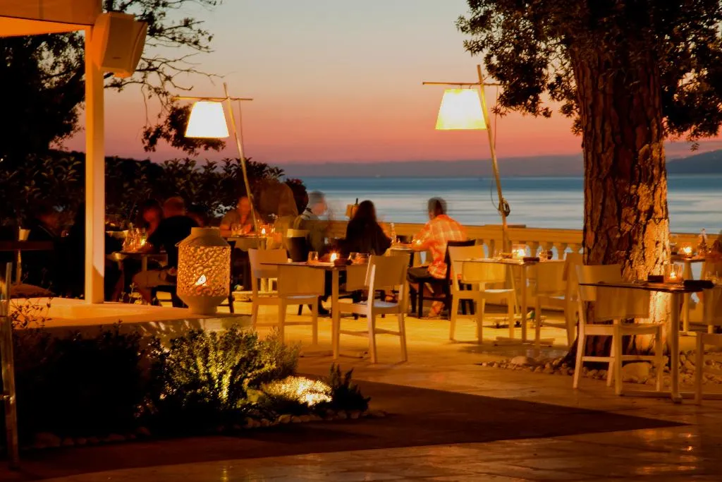 Restaurant, Grand Hotel Cocumella, Naples