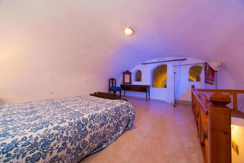 Room, Canava Santino, Santorini