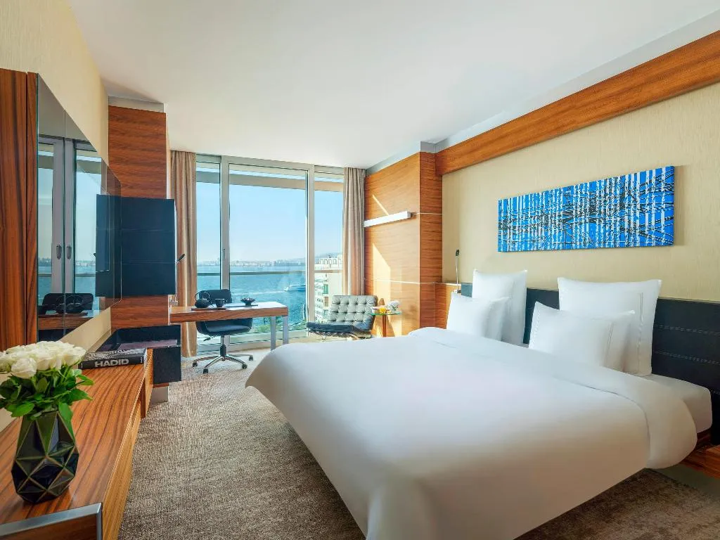 DOUBLE EXECUTIVE KING BED Room, Swissotel Buyuk Efes Izmir, Izmir