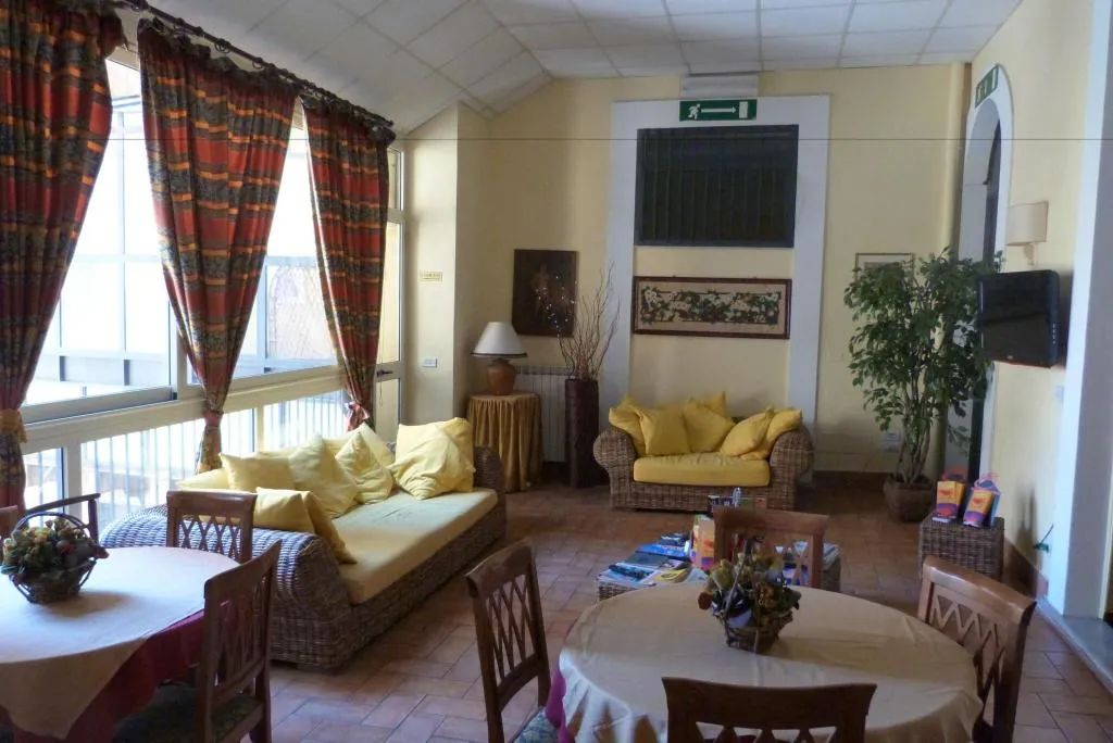 Restaurant, Hoteletnea 316, Catania