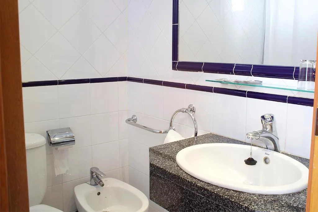 QUADRUPLE WITH BALCONY Room, Els Pins, Costa Brava