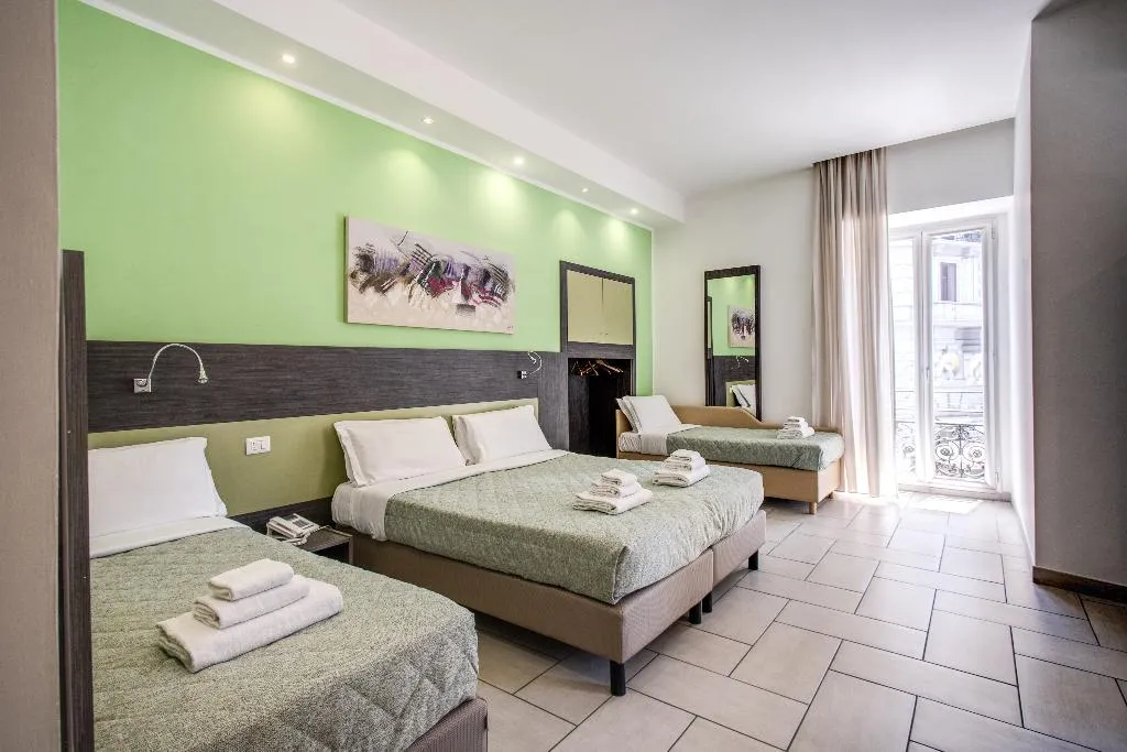 QUADRUPLE STANDARD Room, Napoli Suite, Naples