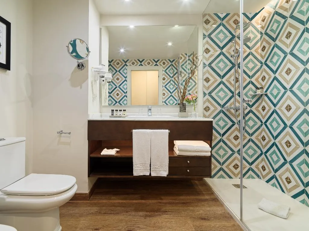 Double or Twin STANDARD Room, H10 Costa Adeje Palace, Tenerife