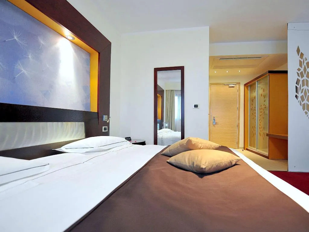 TRIPLE STANDARD Room, Mercure Olbia, Olbia