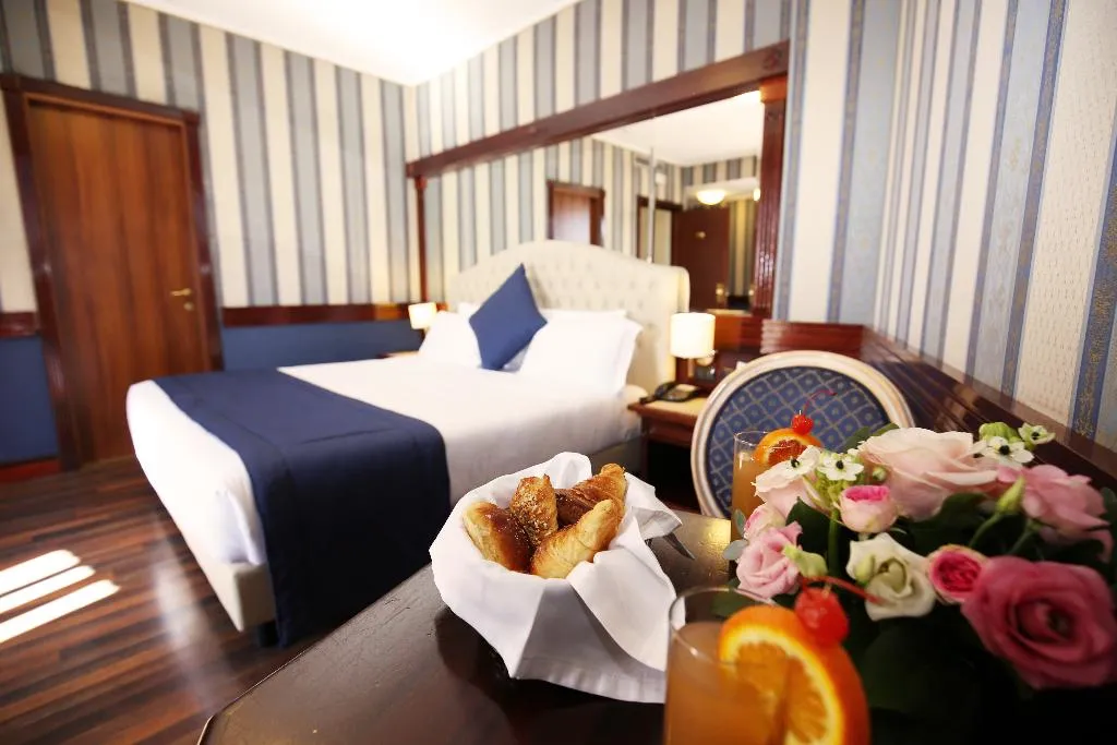 DOUBLE SUPERIOR Room, Regent, Rome