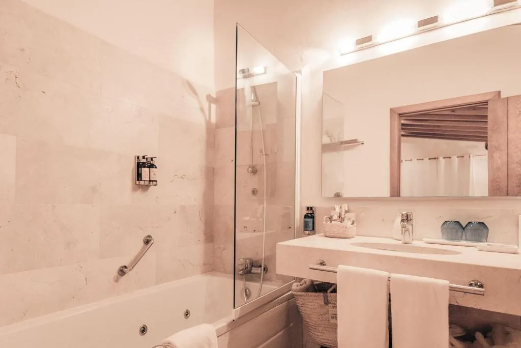 SUITE QUEEN SIZE BED Room, Cases de Son Barbassa, Majorca