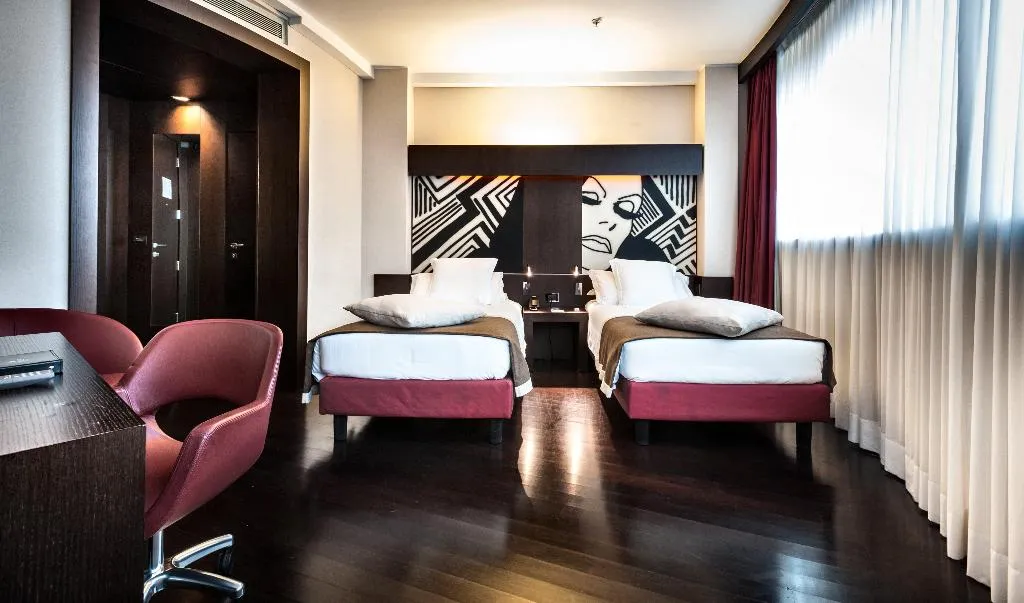 TWIN PREMIUM Room, Crowne Plaza Milan City, Milan
