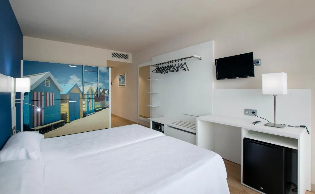 FAMILY ROOM STANDARD Room, Medplaya Monterrey, Costa Brava