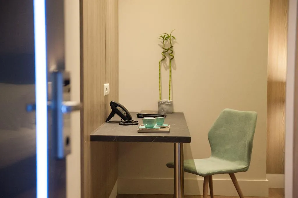 SINGLE CLASSIC Room, Athens Platinum Rooms And Suites, Athens