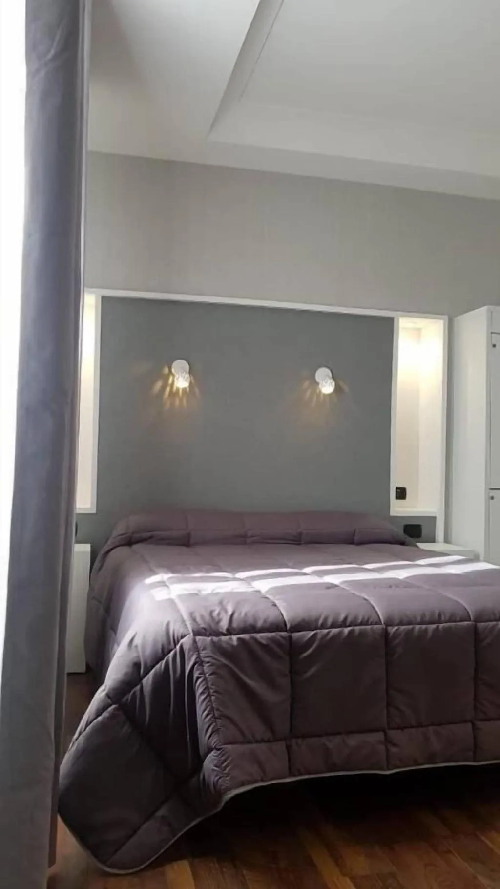 Room, Hotel Mediterraneo, Naples