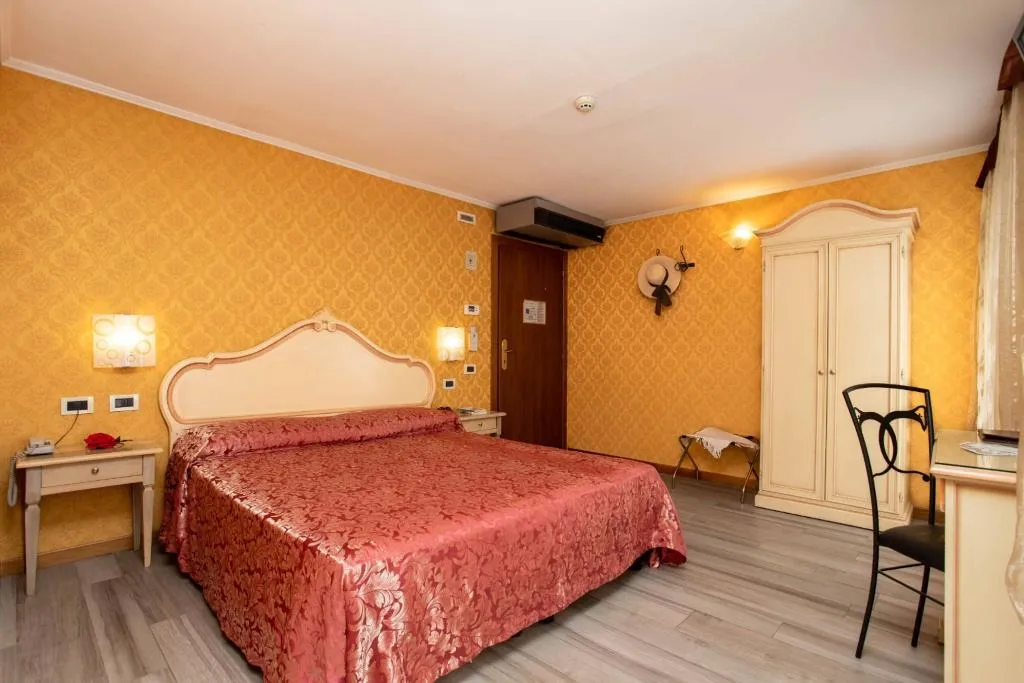 Double or Twin DELUXE Room, Tintoretto Hotel, Venice