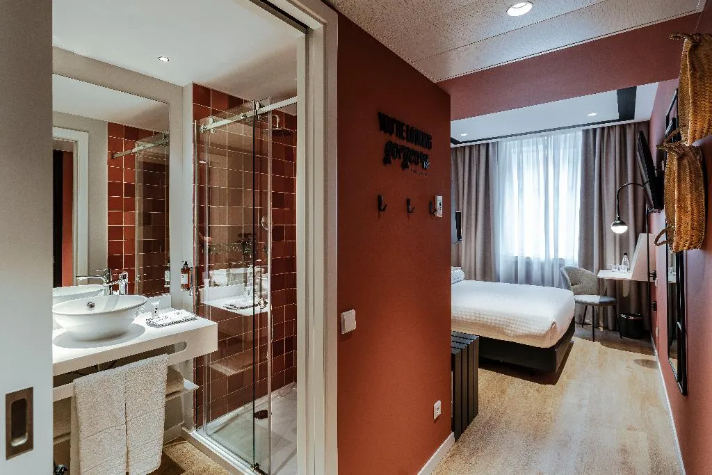 DOUBLE SINGLE USE STANDARD Room, Vincci Bonjardim, Porto