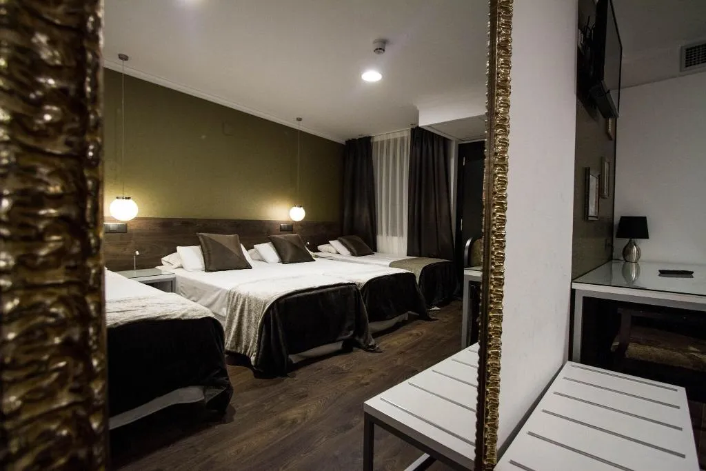 TRIPLE BASIC Room, Moderno, Barcelona