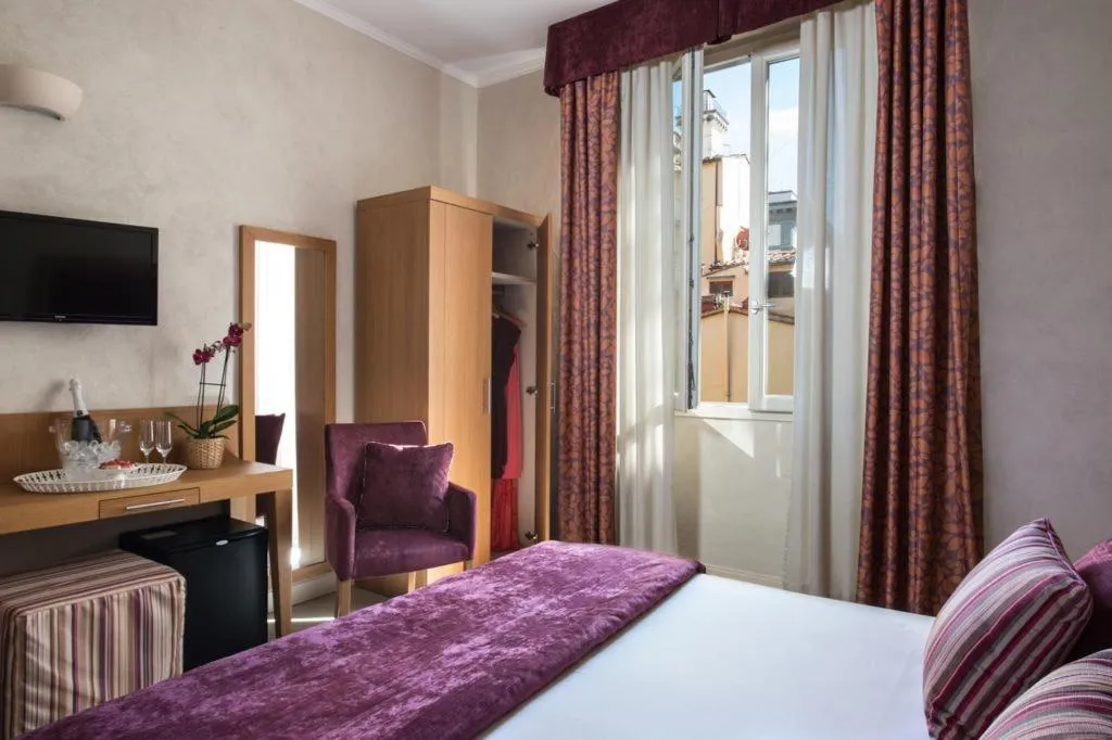 Room, Il Perseo, Florence