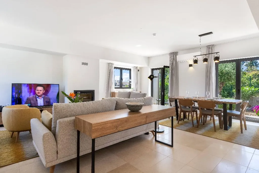 TOWNHOME THREE BEDROOMS Room, Carvoeiro Gardens, Algarve