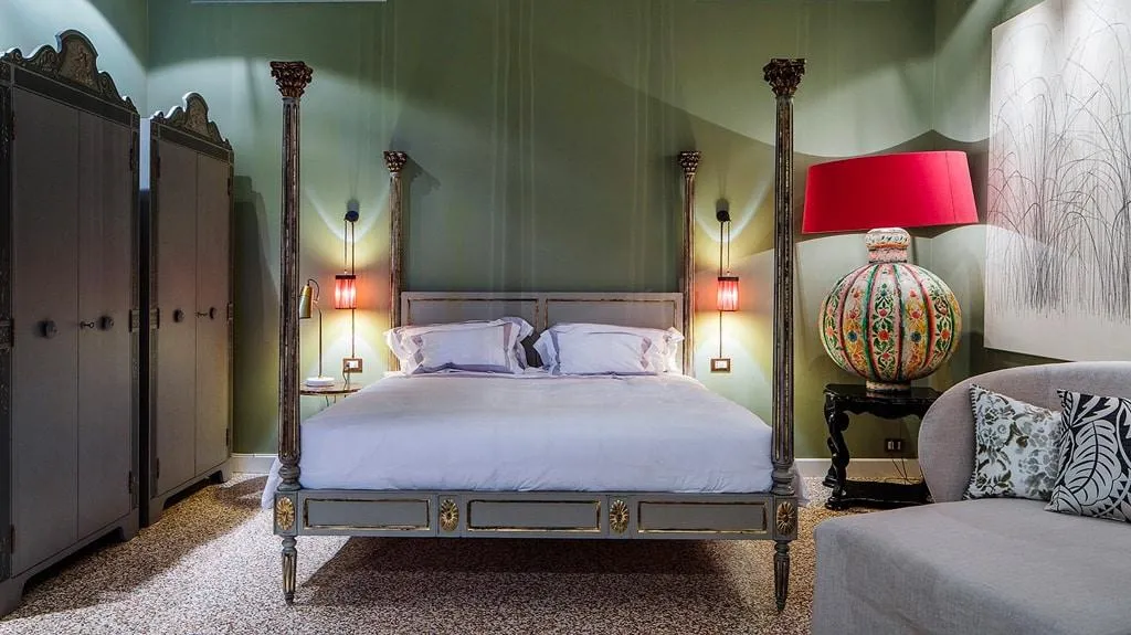 JUNIOR SUITE DELUXE CANAL VIEW Room, Hotel Heureka, Venice