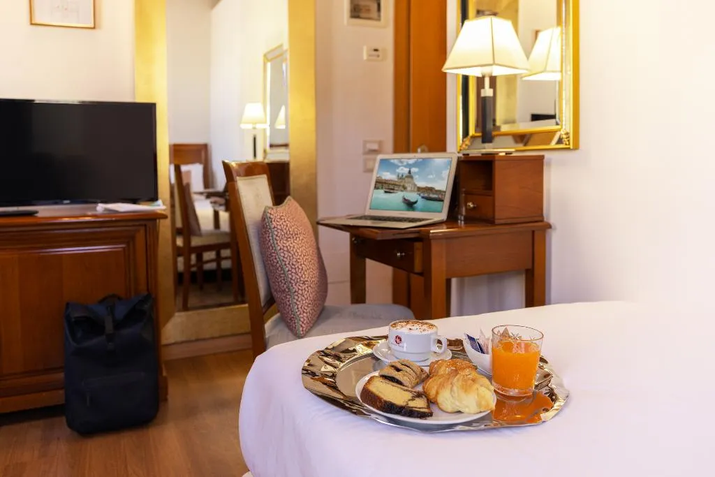 SINGLE STANDARD Room, Venice Resort Airport Hotel, Venice