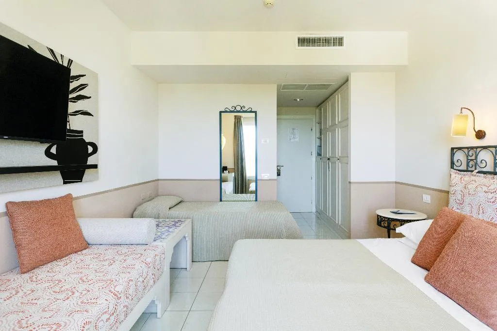 FAMILY ROOM SUPERIOR Room, Mangia's Selinunte Resort, Palermo