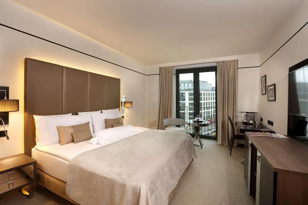 DOUBLE SUPERIOR Room, Melia Berlin, Berlin