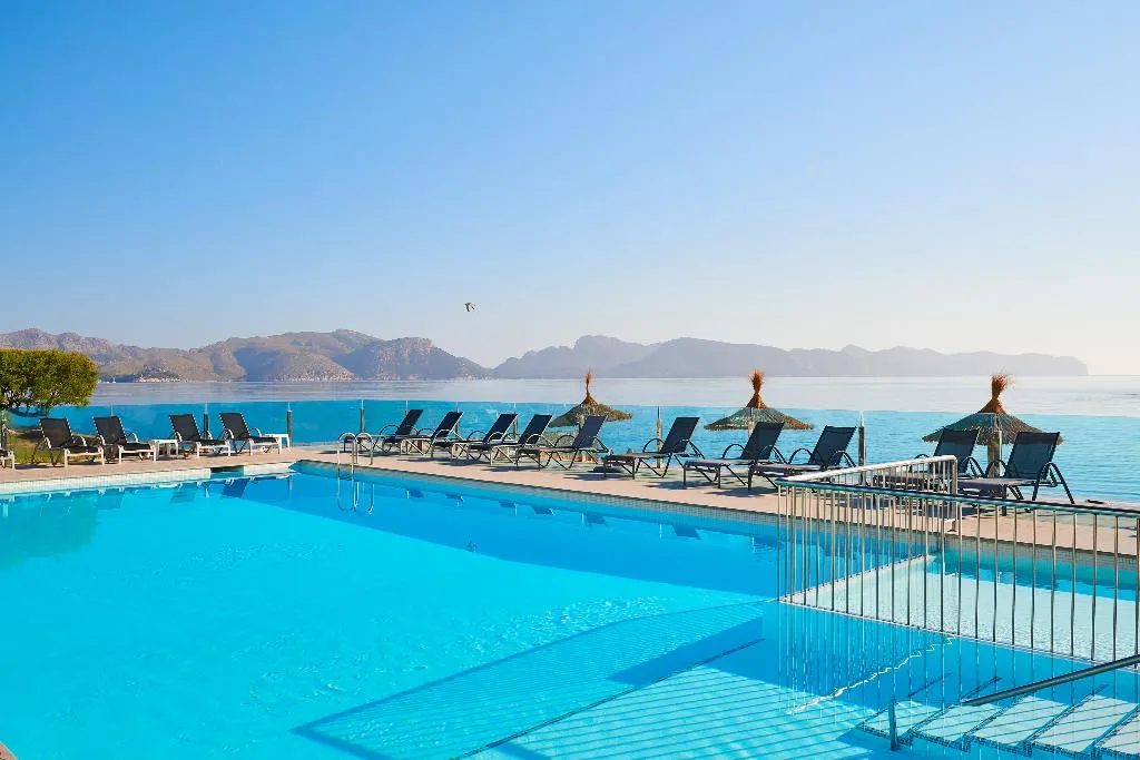 Pool, More, Majorca