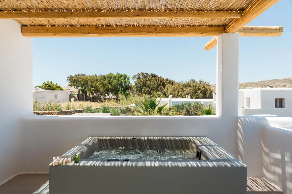 SUITE WITH JACUZZI Room, Koukoumi Vegan Boutique Hotel, Mykonos