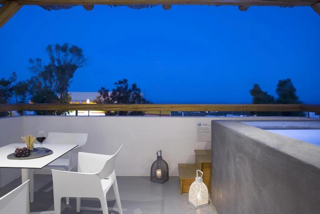 Room, June Twenty Suites, Santorini