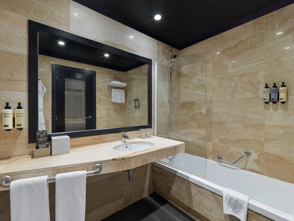 TRIPLE STANDARD Room, H10 Marina Barcelona, Barcelona