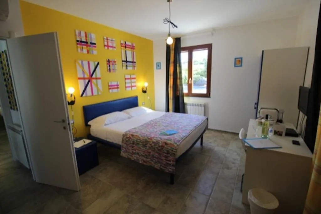 Room, Rosso Di Sera, Alghero