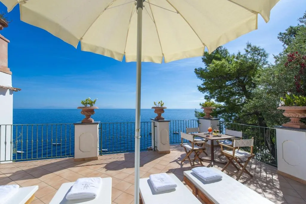 DOUBLE QUEEN SIZE BED Room, Hotel Onda Verde, Naples