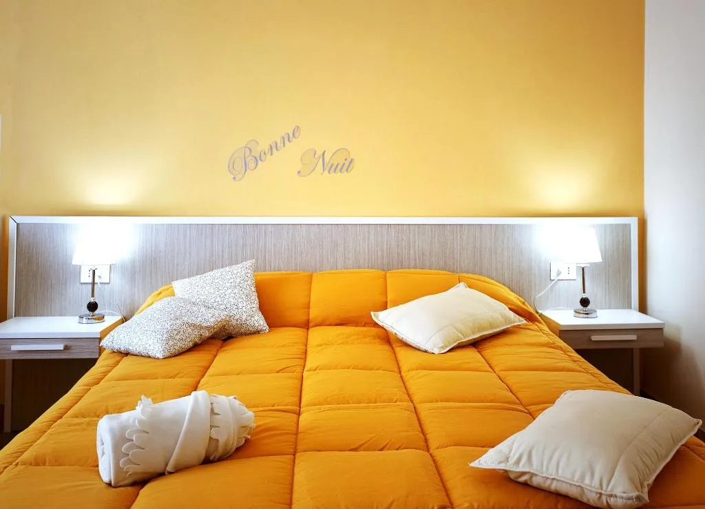 Room, 174 Via Roma, Palermo