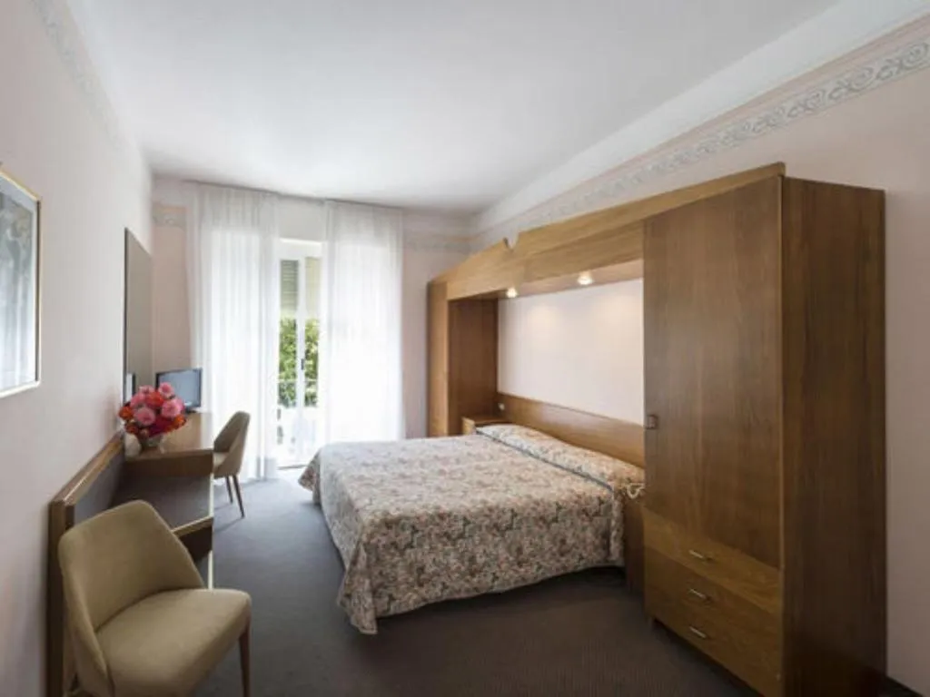 DOUBLE STANDARD Room, Astoria, Milan