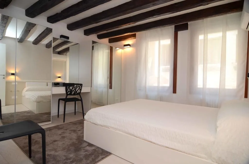 APARTMENT STANDARD Room, B&B Fortuny, Venice