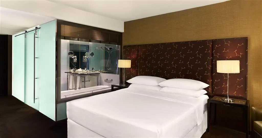 Room, Sheraton Lisboa Hotel & Spa, Lisbon