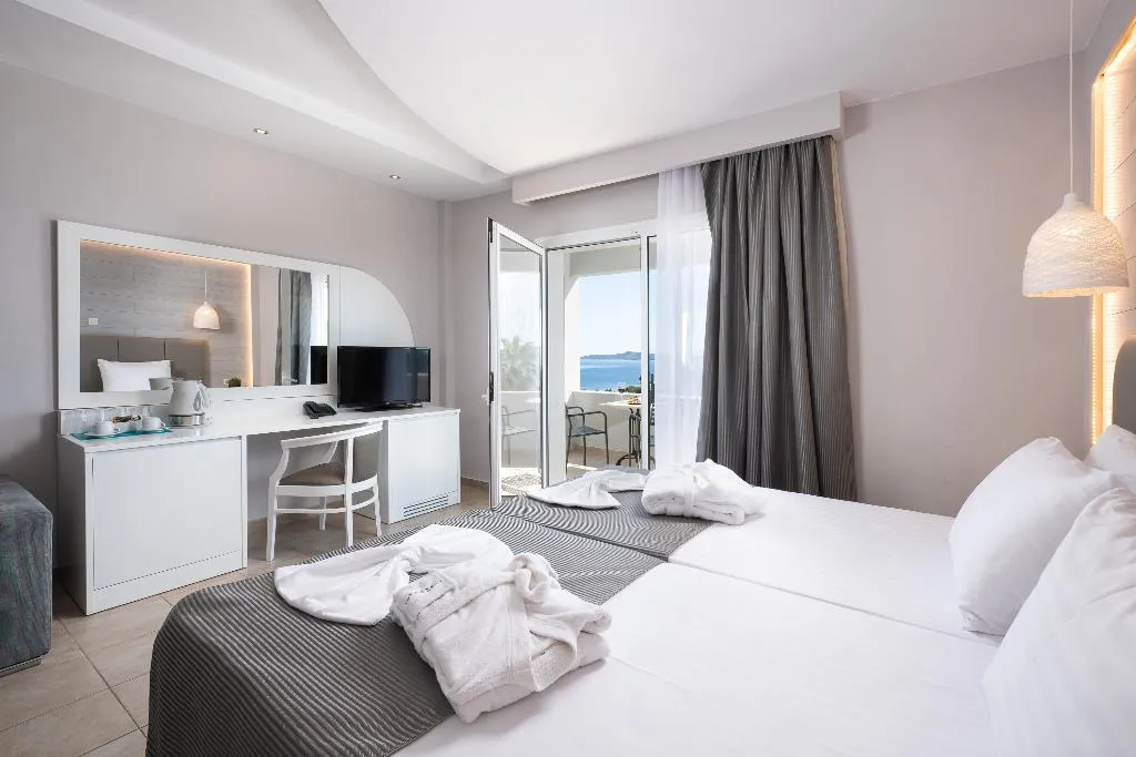 FAMILY ROOM EXECUTIVE SEA VIEW Room, Alexandros Palace Hotel & Suites, Halkidiki