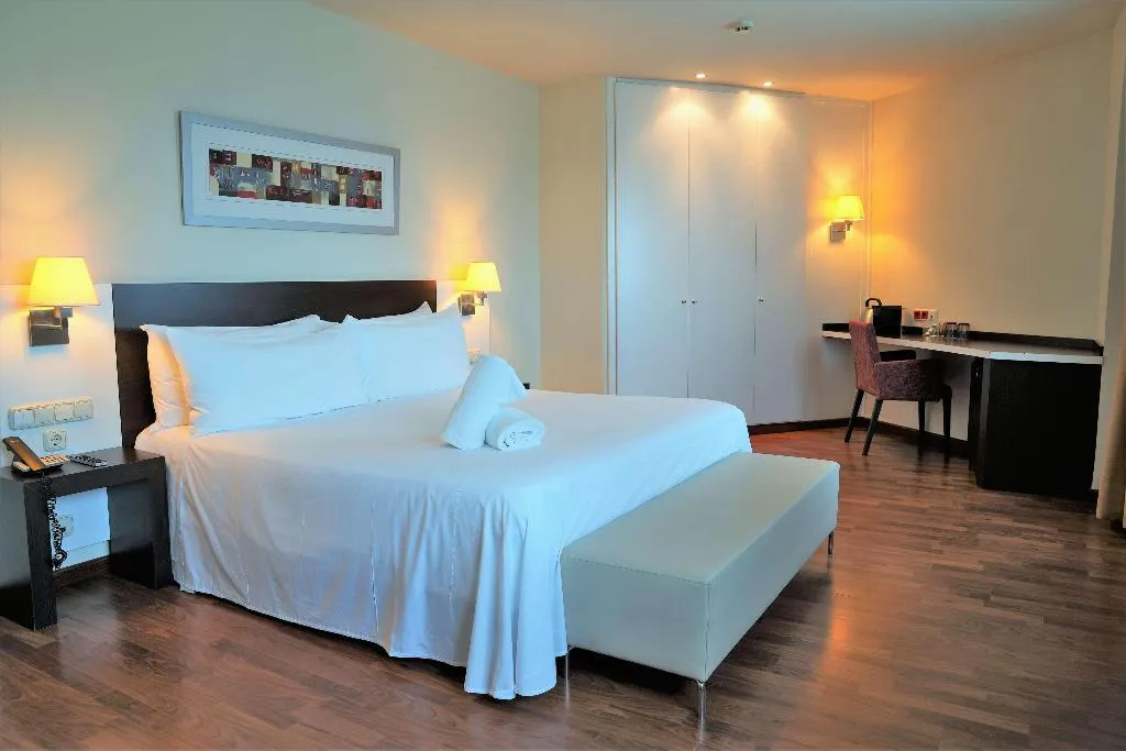 Room, Port Valencia Feria, Valencia