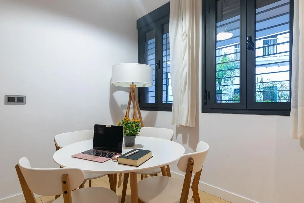 APARTMENT TWO BEDROOMS Room, Holiday Rentals Tempa Museo, Seville