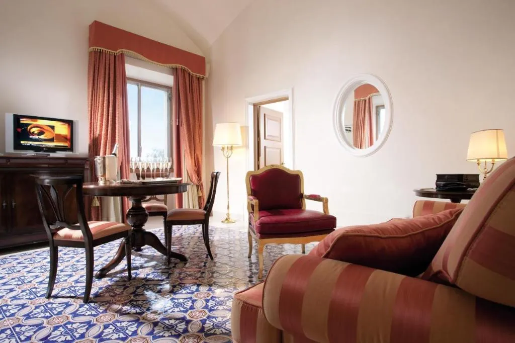 Room, Grand Hotel Angiolieri, Naples